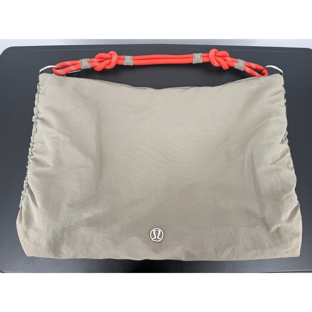 Super Trendy Lululemon Ruched Crossbody Bag With Paracord Strap 6.5L